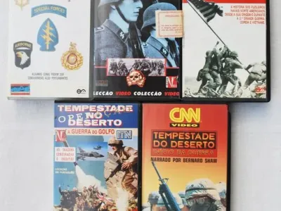 Cassetes VHS de temas militares 