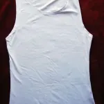 T-shirt branca de alças  1