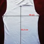 T-shirt branca de alças  2