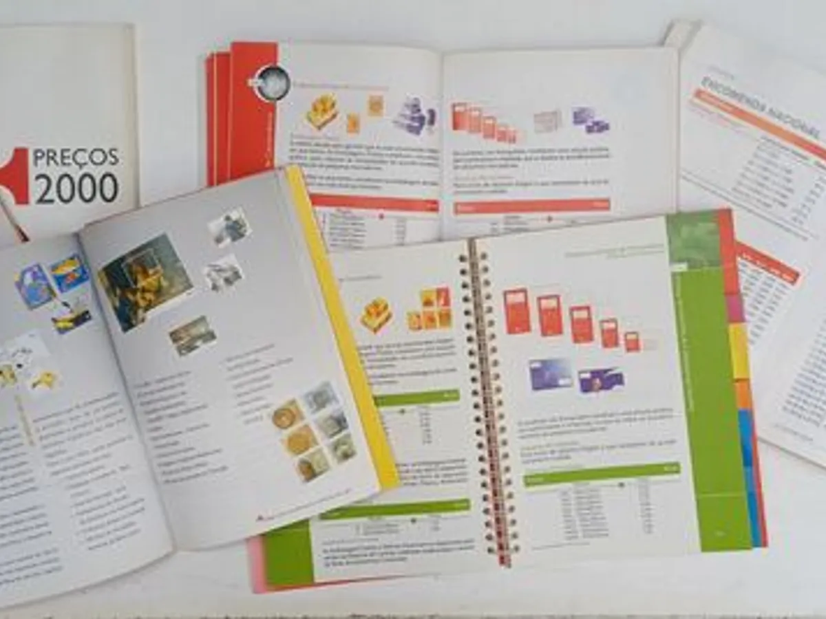 Guias dos CTT 2000-2004 e publicações filatelicas