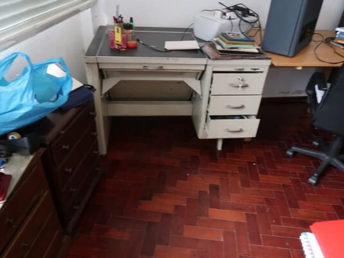 Secretária metálica para escritório