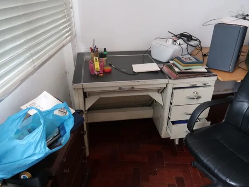 Secretária metálica para escritório