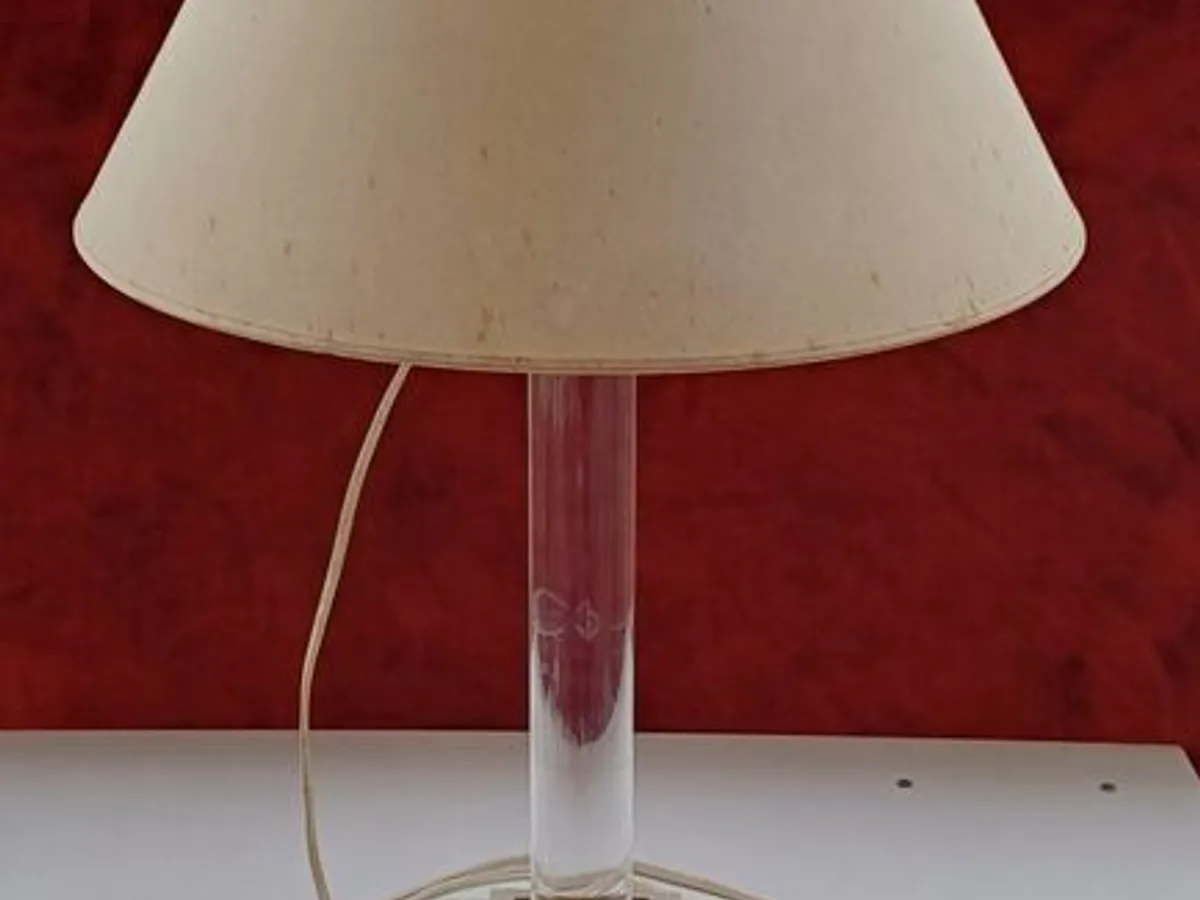 Abajour com 135 cms de diâmetro 