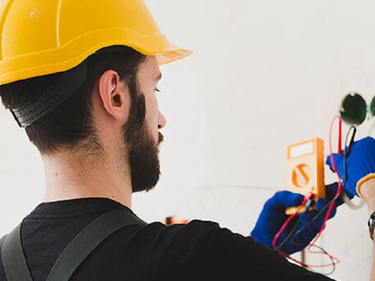 Trabalhos de Electricista e Reparações em equipam