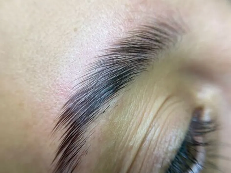 Cílios e Sobrancelhas 