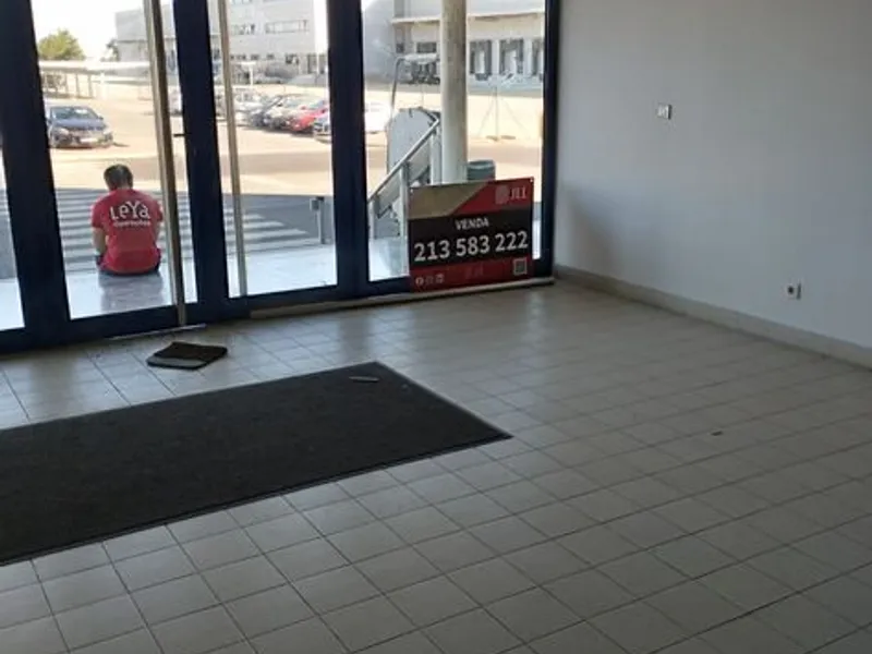 Limpeza e hotelaria e construção 