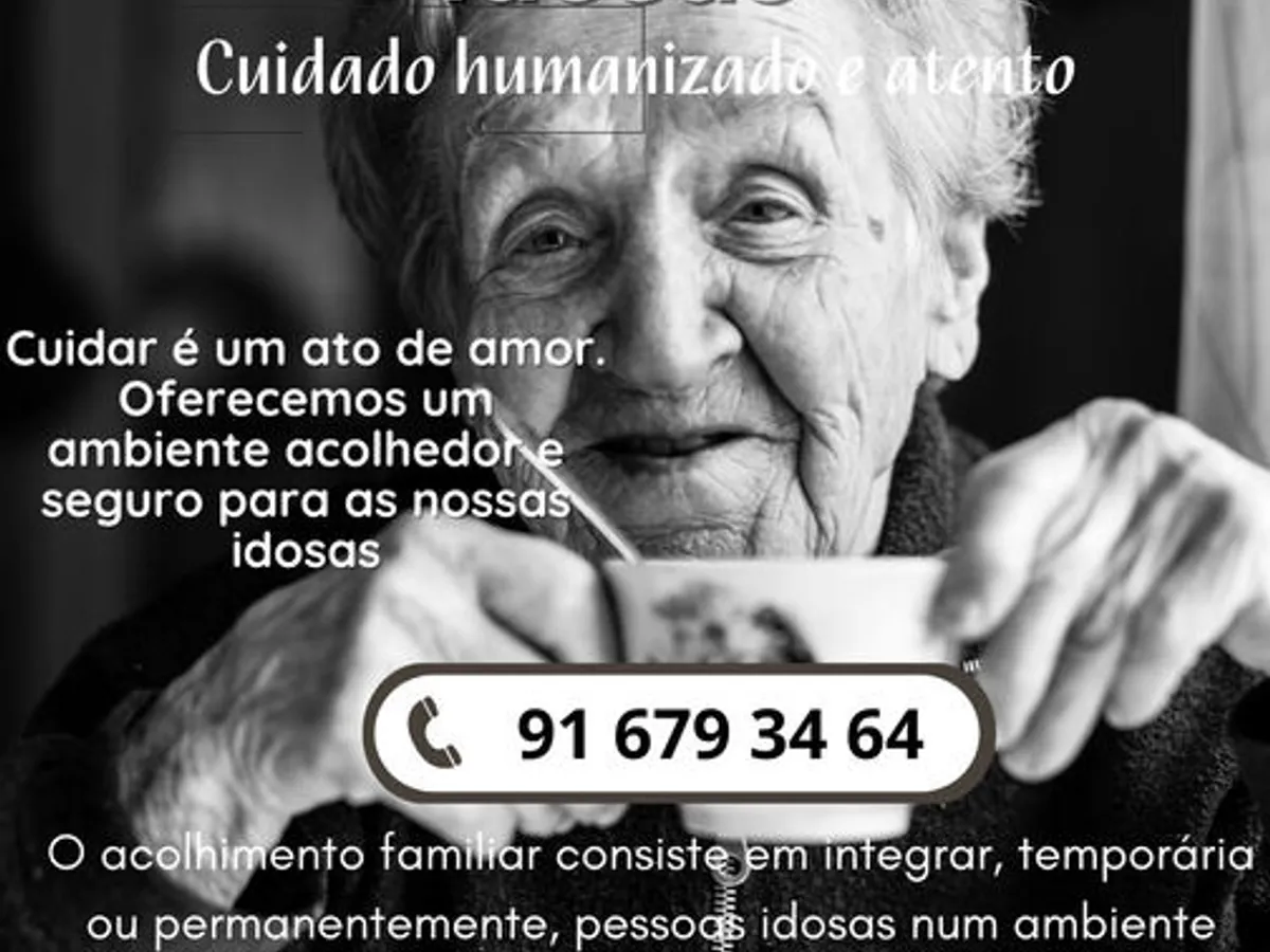 Procuro trabalho como cuidadora de idosas