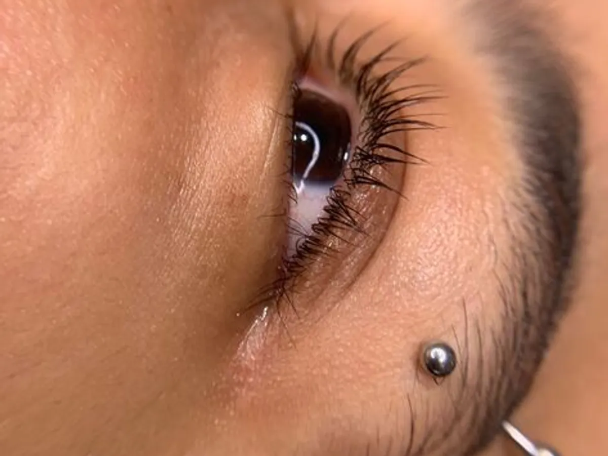 Extensão de pestanas/ cílios 