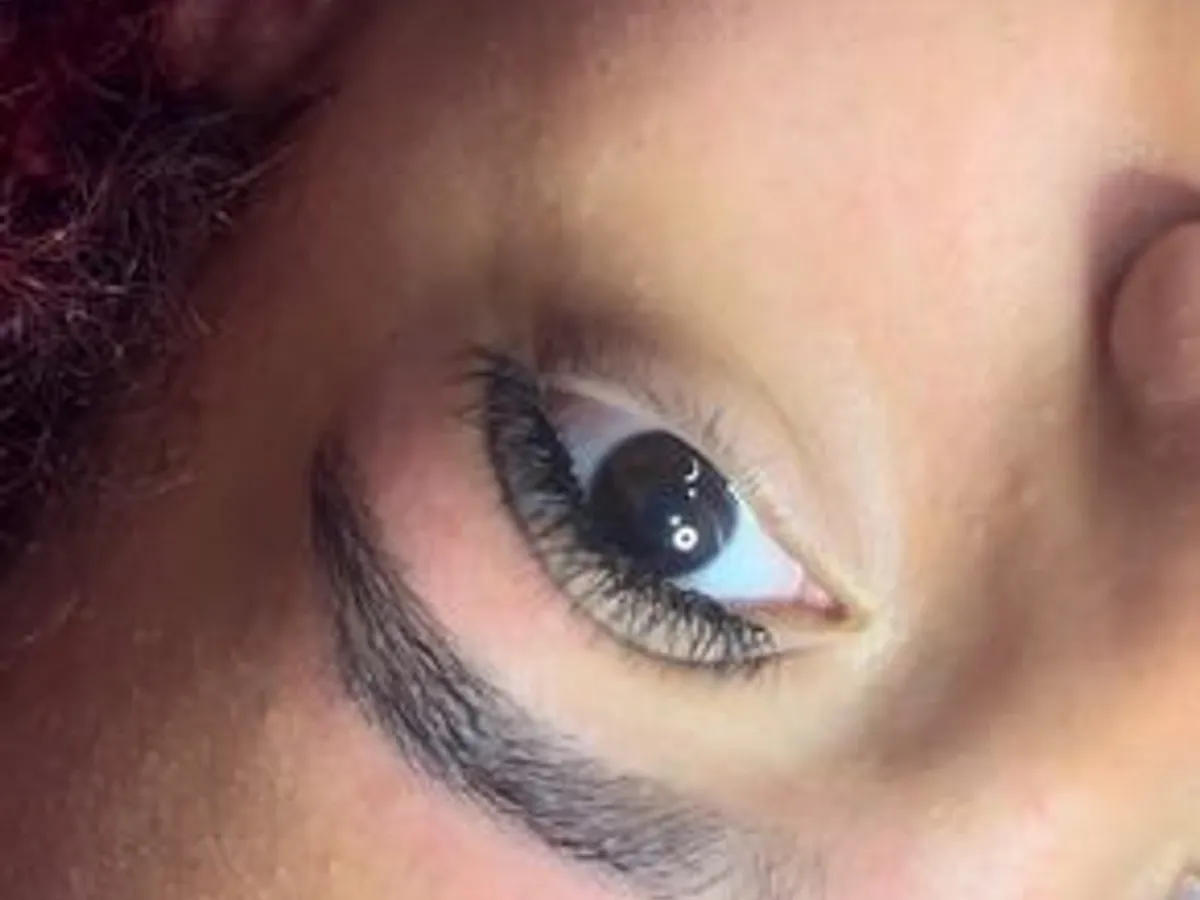 Extensão de pestanas/ cílios 