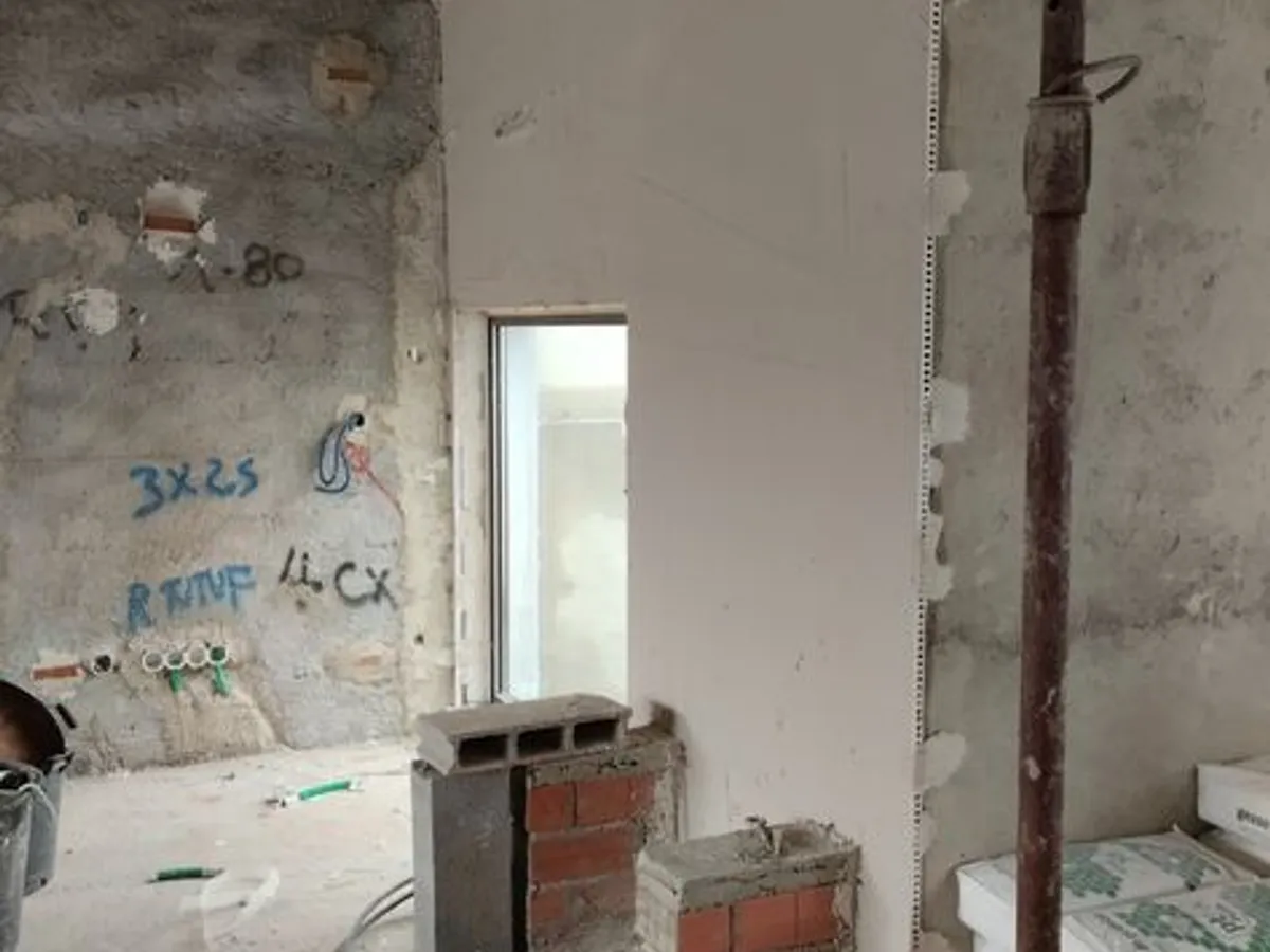 Reboco ,estuque projetado e capoto 