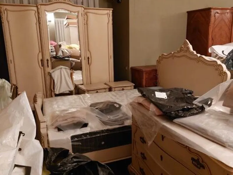 Vendo mobília de quarto em Madeira