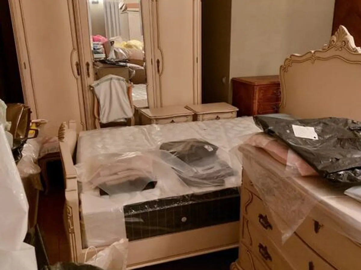 Vendo mobília de quarto em Madeira