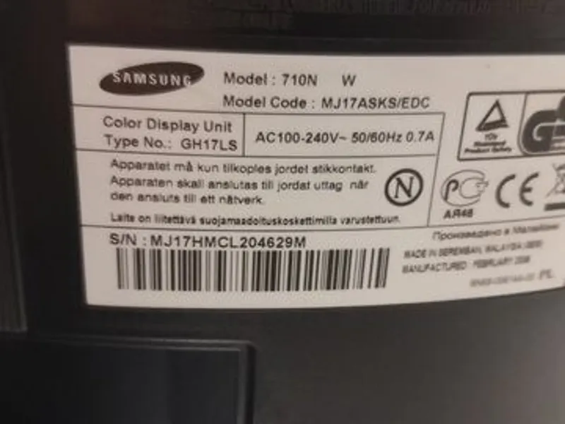 Monitor, teclado e rato