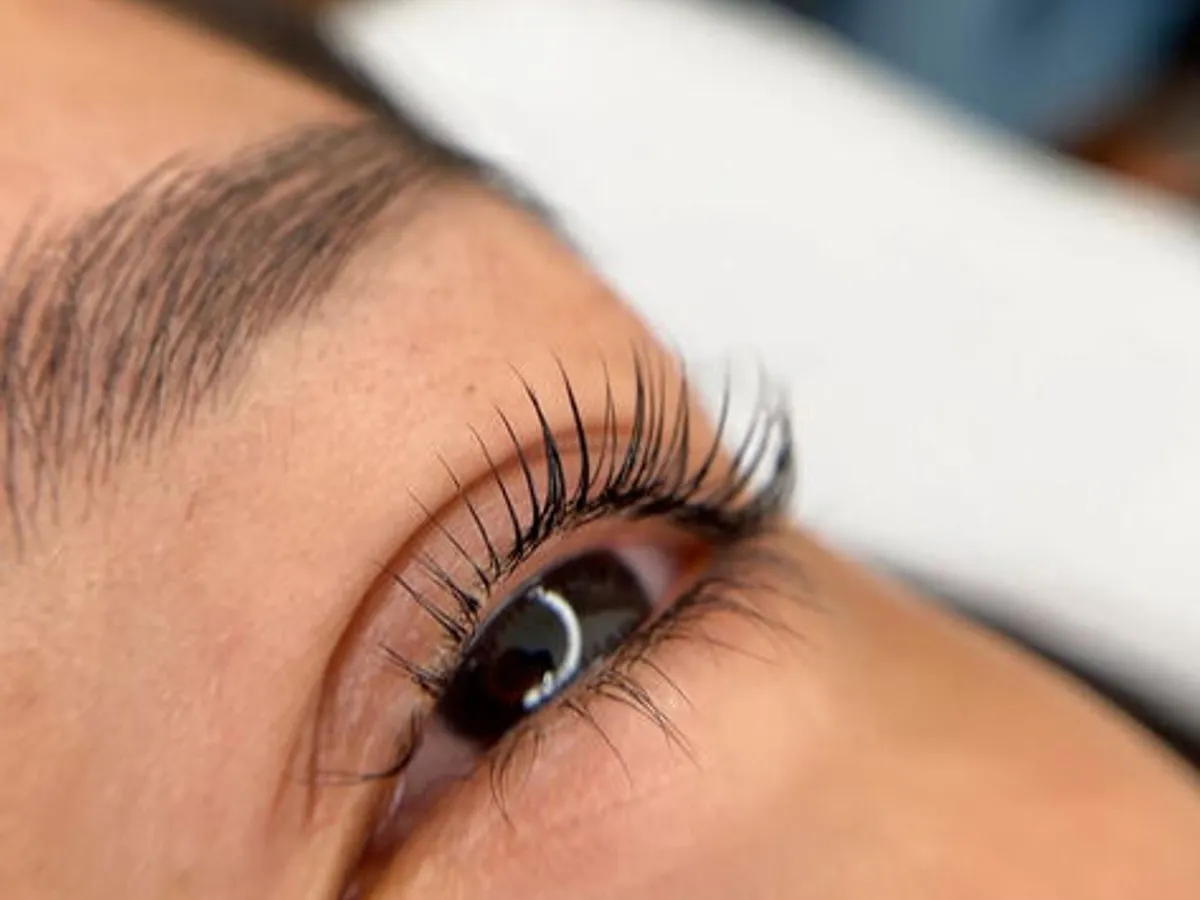 Sobrancelhas alinhadas!