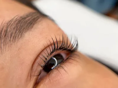 Sobrancelhas alinhadas!