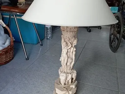 candeeiro elétrico em marfinite 