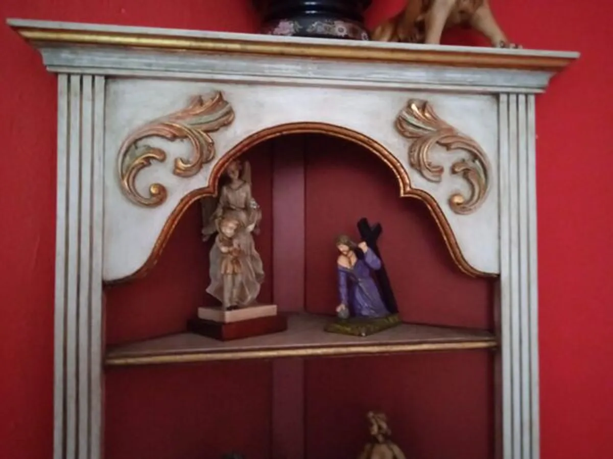 móvel de canto antigo, estilo Queen Anne 