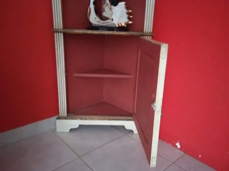 móvel de canto antigo, estilo Queen Anne 