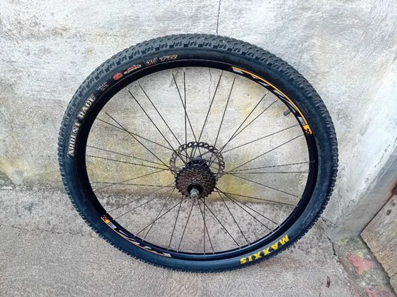 roda traseira 27,5 semi-nova 