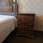 2 Camas de solteiro e2  mesinhas de cabeceira  2