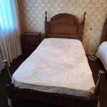 2 Camas de solteiro e2  mesinhas de cabeceira  6