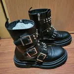 Botas góticas Stradivarius com tachas 38 1