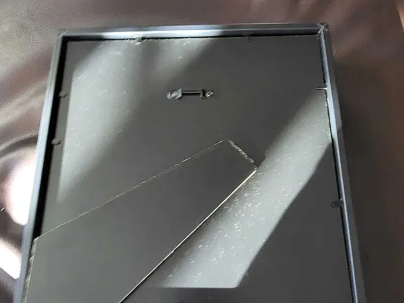 Desenho abstrato Raul Costa assinado com moldura.