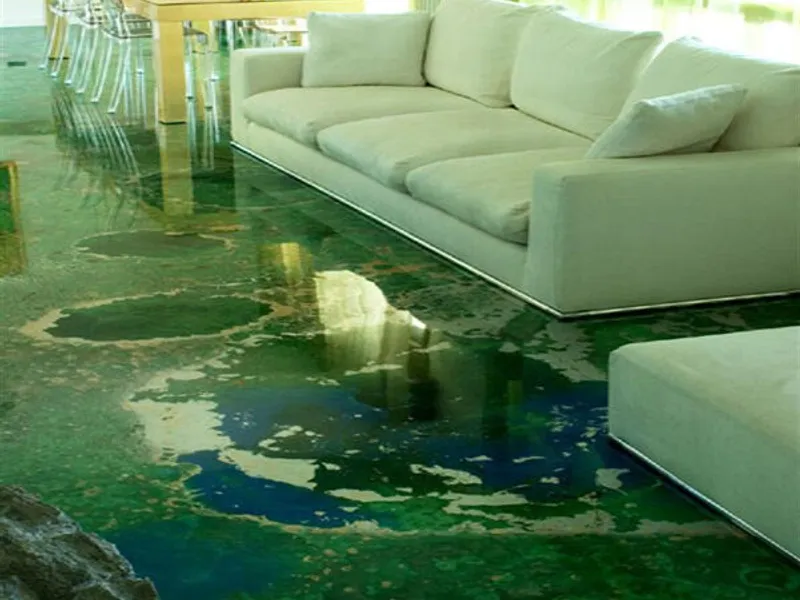 Pintor e tecto falso.