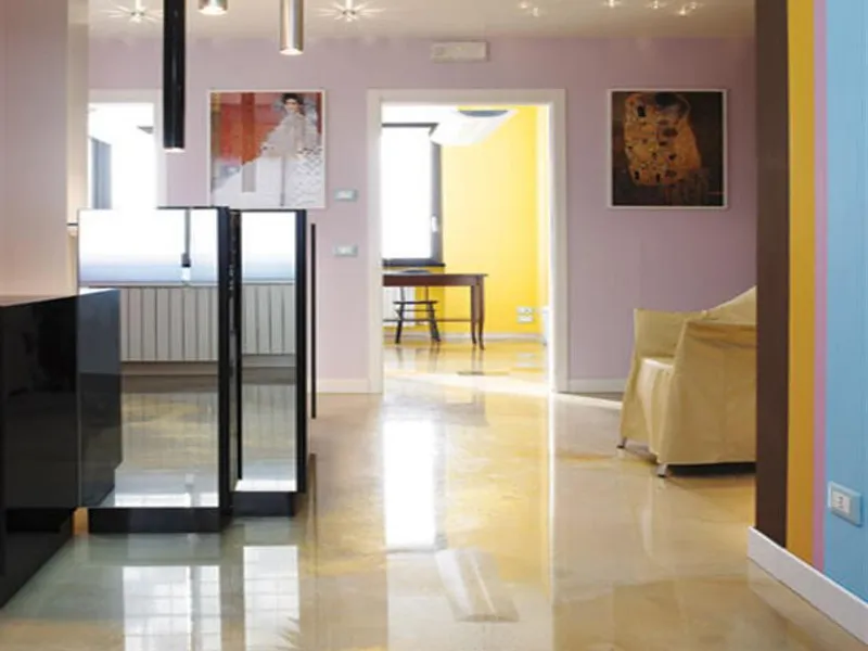 Pintor e tecto falso.