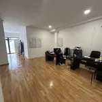 Magnífica loja com terraço e parqueamentos 4