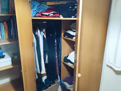 Vendo Roupeiro de Canto 