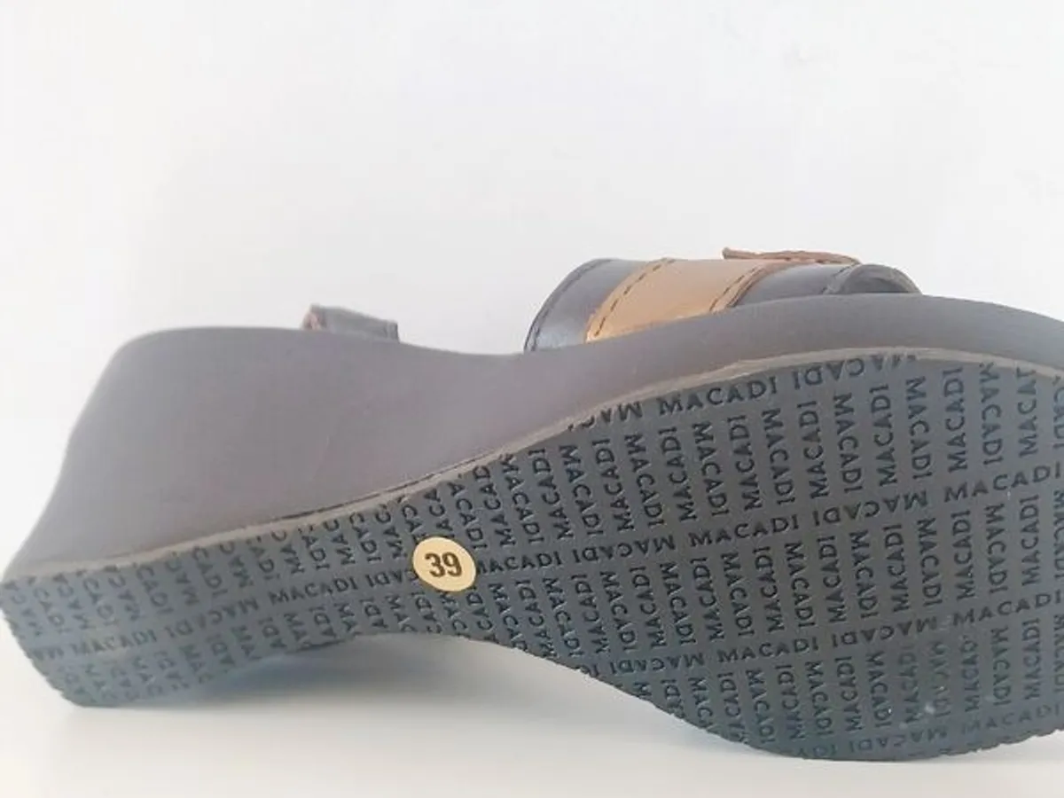 sandalias em pele genuína. 