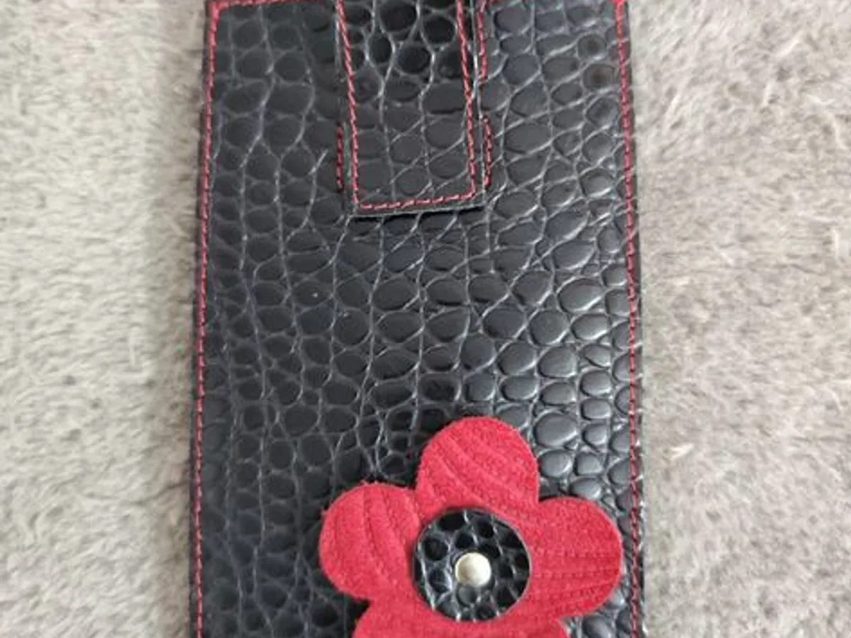 Capa telemóvel em pele artesanal 