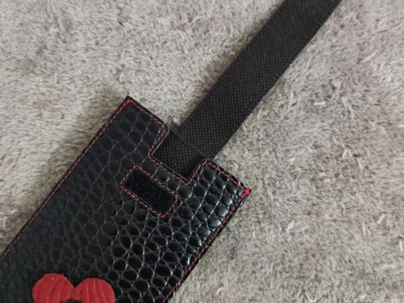 Capa telemóvel em pele artesanal 