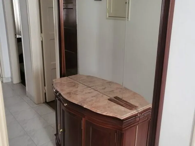 Vendo móveis antigos em bom estado