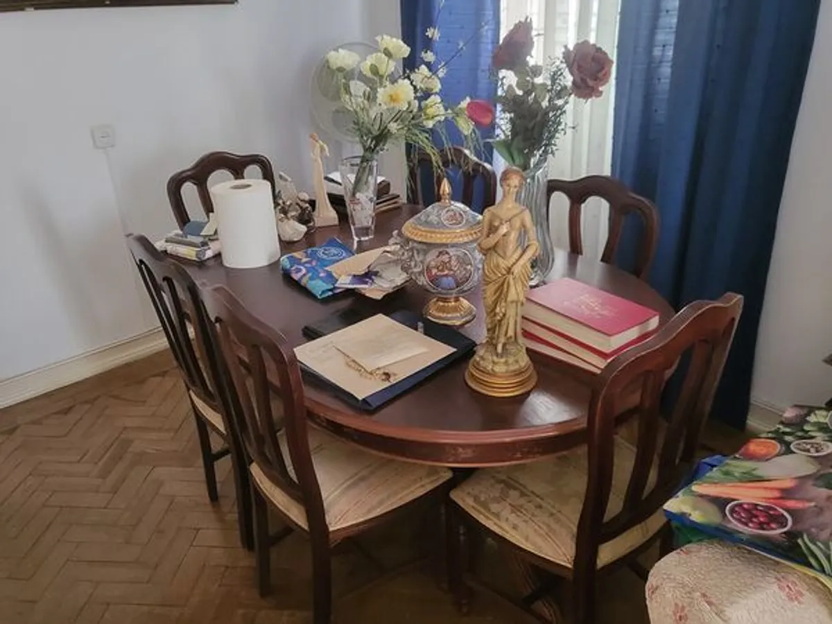 Vendo móveis antigos em bom estado