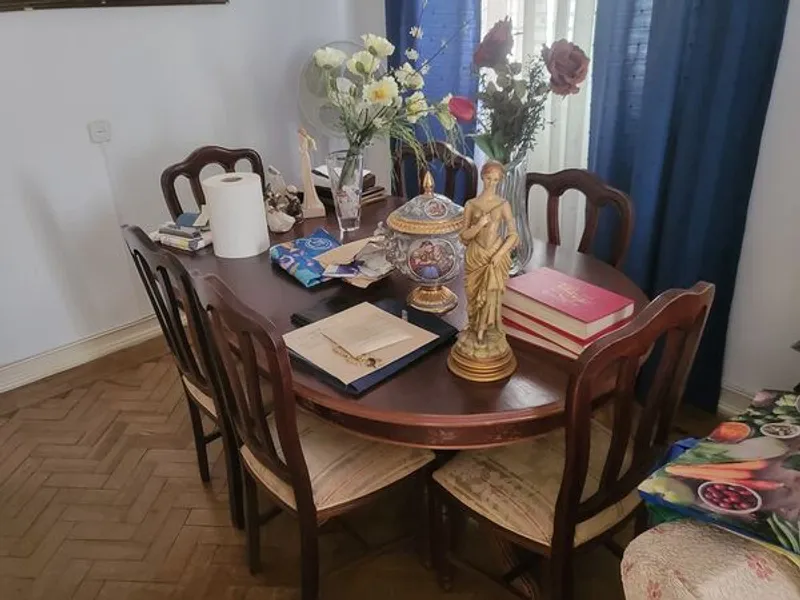 Vendo móveis antigos em bom estado