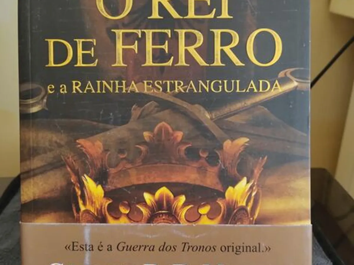 Livro “O Rei de Ferro e a Rainha Estrangulada”