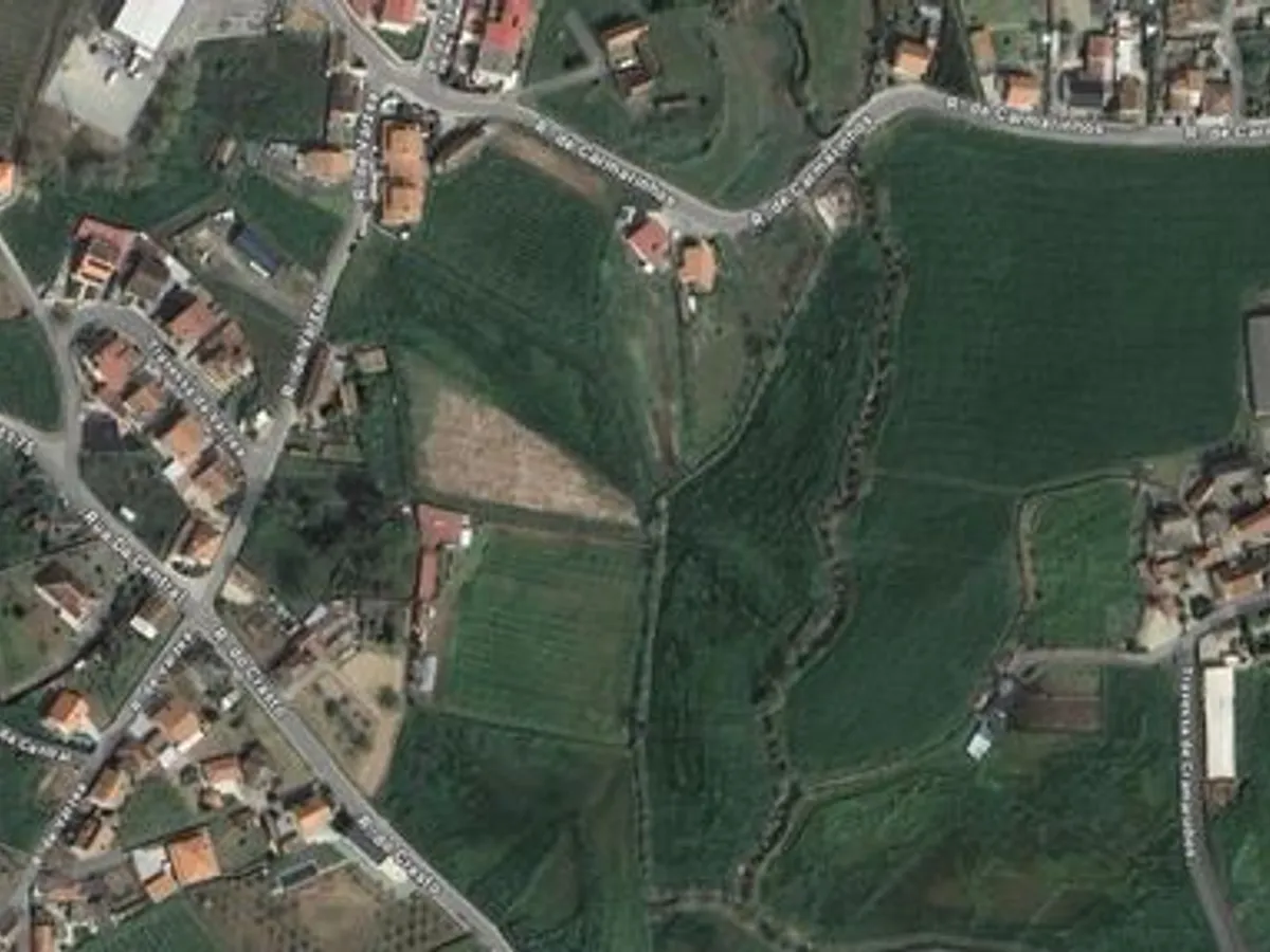 Quinta com terreno de 27.807 m² à venda em Várzea