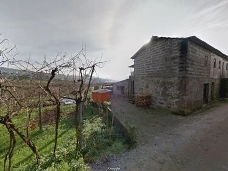 Quinta com terreno de 27.807 m² à venda em Várzea