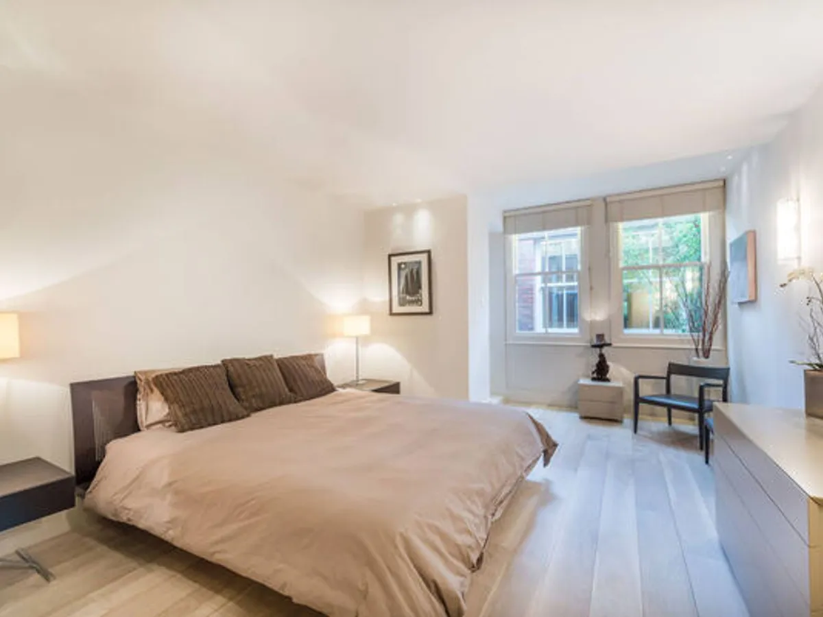 Apartamento duplex com 3 quartos e 3 casas de banh