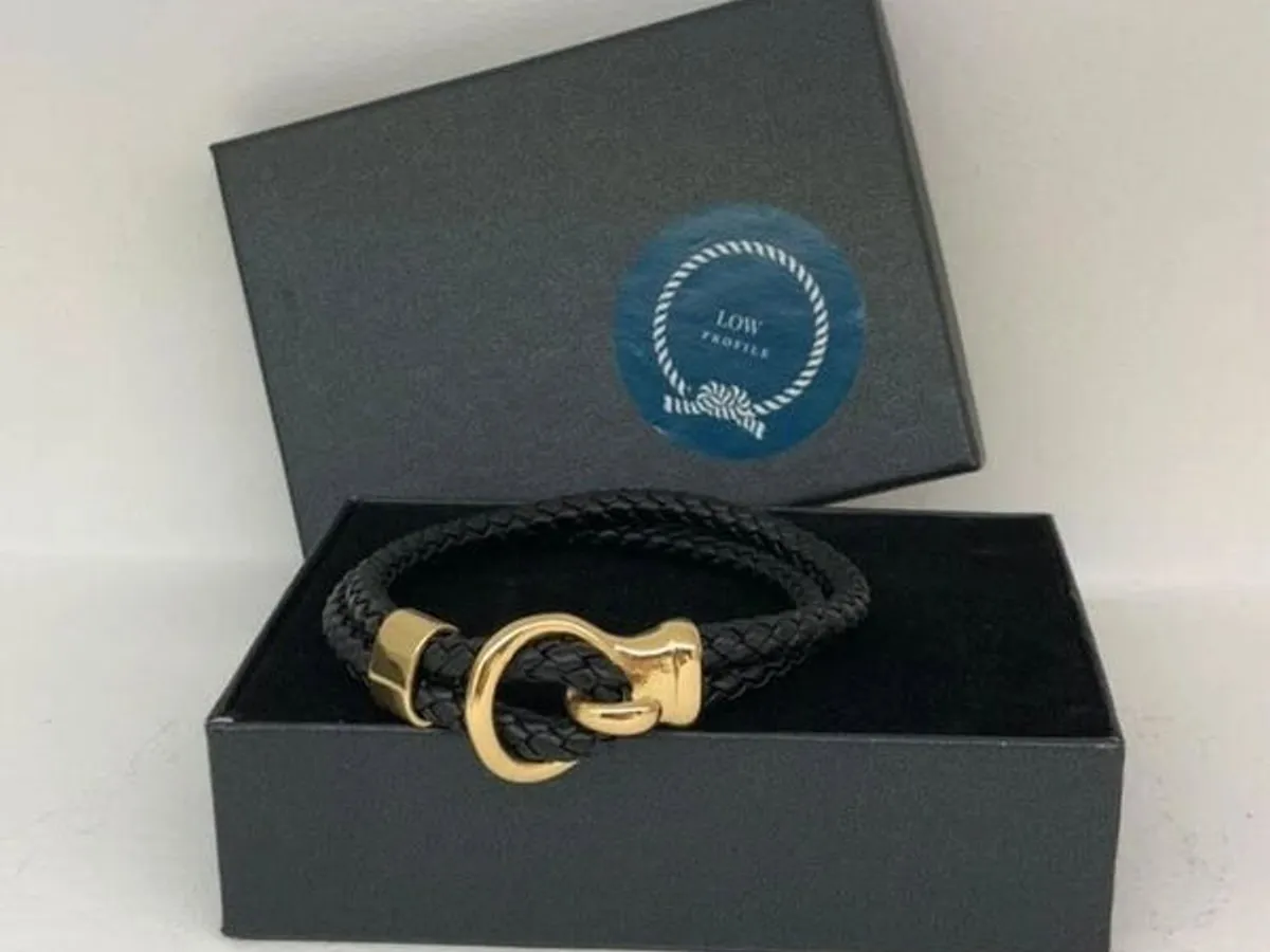 Pulseira em Aço inoxidável e Couro de qualidade