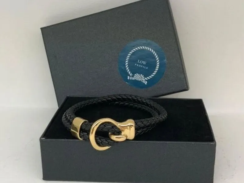 Pulseira em Aço inoxidável e Couro de qualidade