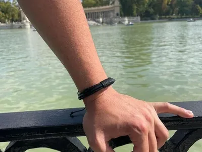 Pulseira em Couro Vegan - Preta