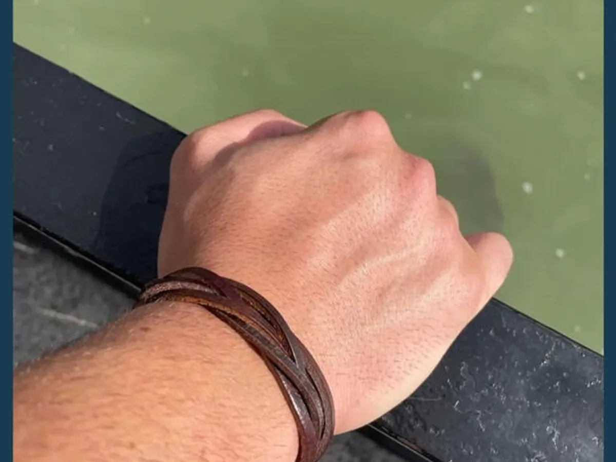 Pulseira em couro vegan