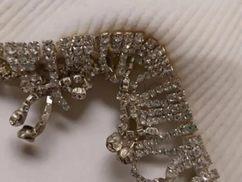 Blusa Zara Branca XS - Crop Top com Pedraria ✨