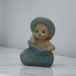 Miniatura Bebé em Cesto Azul – Decoração Delicada 1