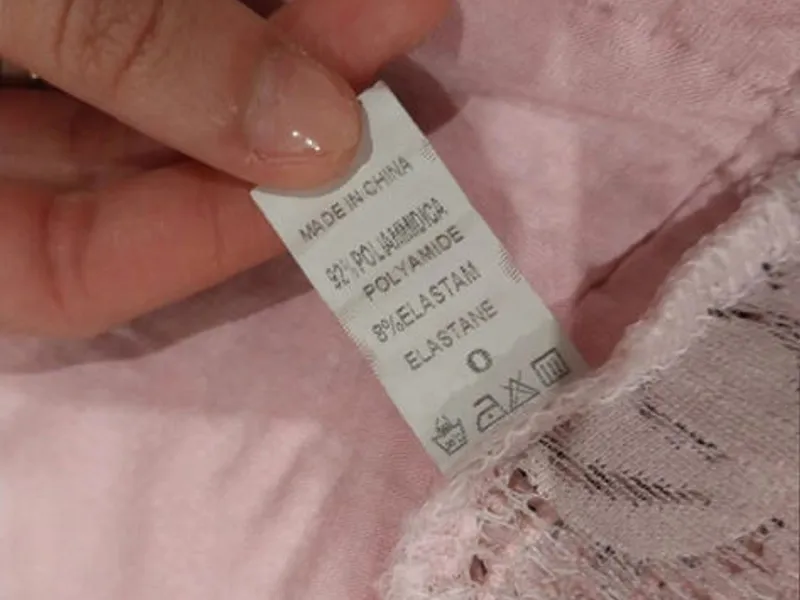 🌸 Top Curto Rosa Bebé em Renda – Sem Marca