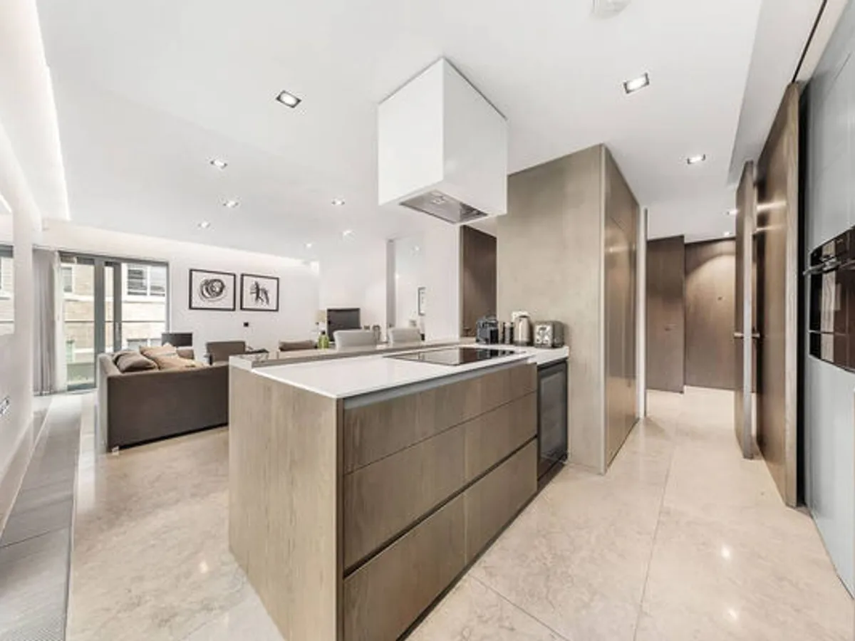 Piso de 3 dormitorios y 2 baños en alquiler