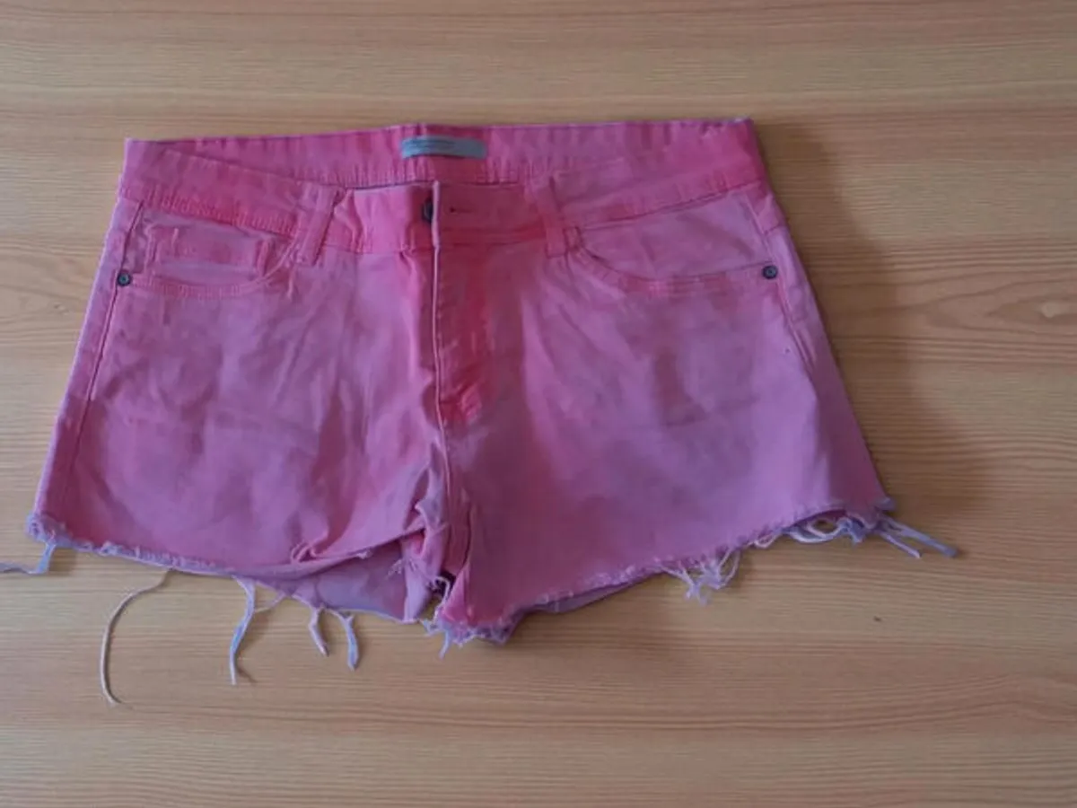 Calções Rosa Néon Desfiados – T38